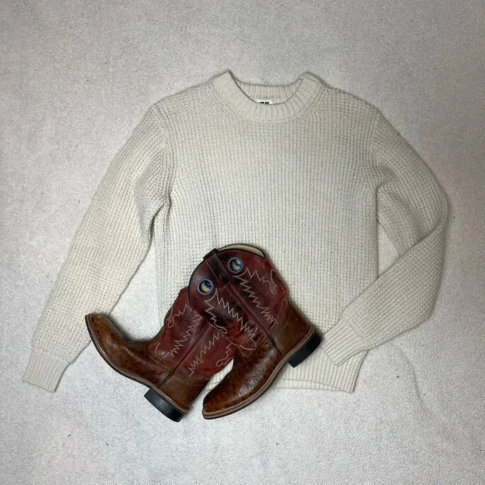 Uniqlo Creme  Textured Crewneck Wool Blend Sweater - Picture 8 of 15